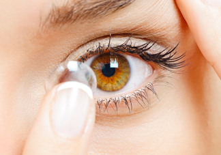 隱形眼鏡日拋是什么意思？隱形眼鏡干了泡開還能用嗎