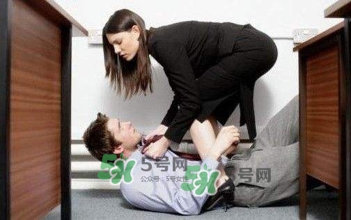 為什么女性遇到性騷擾都選擇容忍？如何懲治性騷擾者？