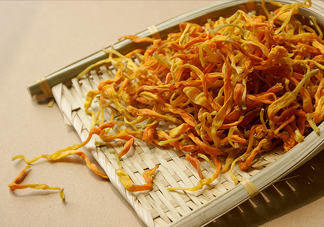 新鮮黃花菜怎么處理？干黃花菜怎么處理