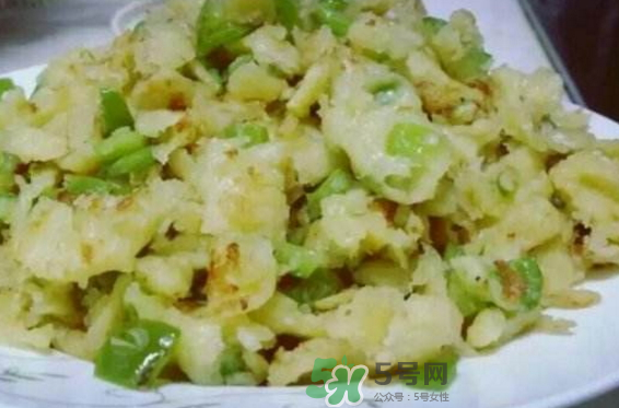 辣椒和面怎么炒？干辣椒面怎么做好吃？