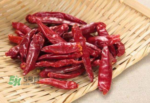 干辣椒怎么炸又香又脆？干辣椒怎么做辣椒油？