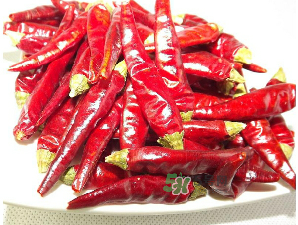 干辣椒怎么炸又香又脆？干辣椒怎么做辣椒油？