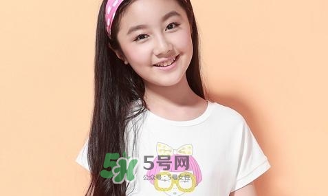 14歲女生胸部變大是正常的嗎？14歲女生的胸多大正常？