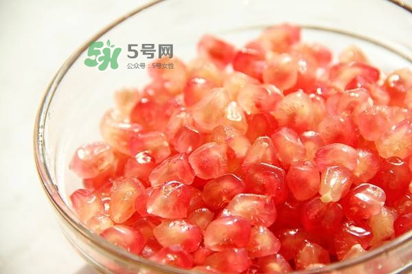 石榴不能和什么一起吃？石榴哪些人不能吃？