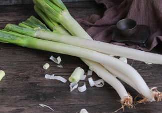 大蔥不能和什么一起吃？大蔥什么人不能吃