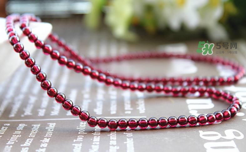 石榴石手鏈佩戴的忌諱 石榴石的種類 石榴石手鏈佩戴的忌諱 石榴石的種類