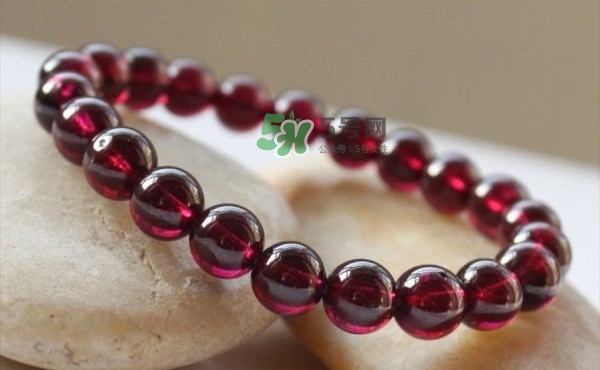 石榴石是什么做的？石榴是是怎么形成的？