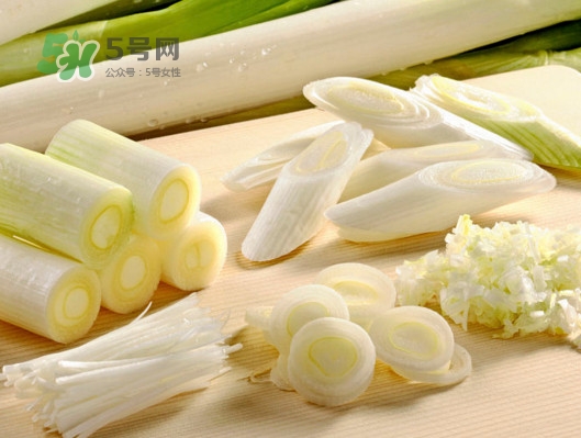 大蔥是蔥黃嗎？大蔥和蔥黃的區(qū)別