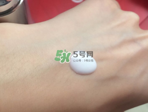 olay小白瓶會(huì)長(zhǎng)毛嗎？olay小白瓶長(zhǎng)黑毛是怎么回事？