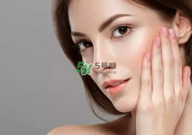 蜜絲佛陀和卡姿蘭粉餅?zāi)膫€(gè)好用呢？粉餅正確的上妝方法