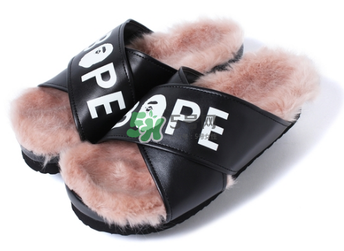 bape毛絨拖鞋多少錢？bape毛絨拖鞋價格