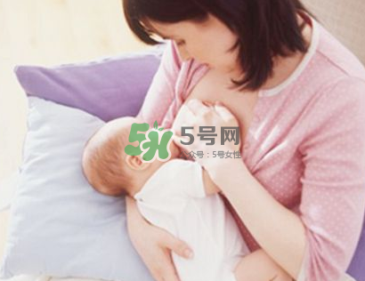 母乳喂養(yǎng)會乳糖不耐受嗎？母乳喂養(yǎng)會過度喂養(yǎng)嗎？