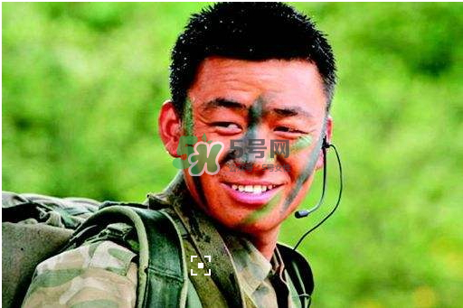 神似王寶強(qiáng)大一新生是誰？神似王寶強(qiáng)大一新生叫什么名字？