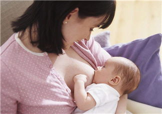 母乳喂養(yǎng)會(huì)積食嗎？純母乳喂養(yǎng)的寶寶會(huì)積食嗎？
