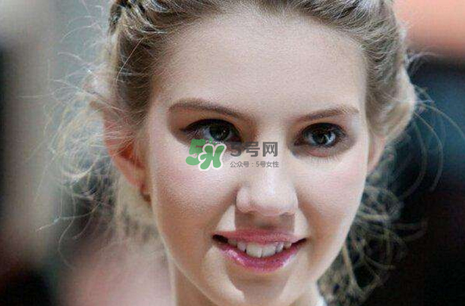 眼霜會(huì)導(dǎo)致脂肪粒嗎？怎么選擇適合自己的眼霜？