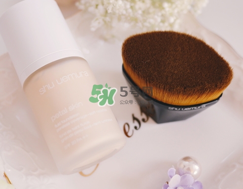 植村秀花瓣霧感粉底液多少錢？植村秀花瓣粉底液專柜價(jià)