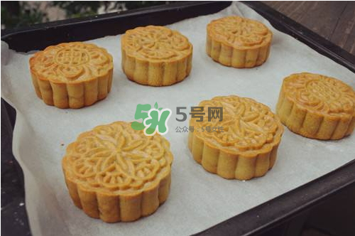 烤箱烤月餅多長時間溫度？烤月餅的溫度和時間 