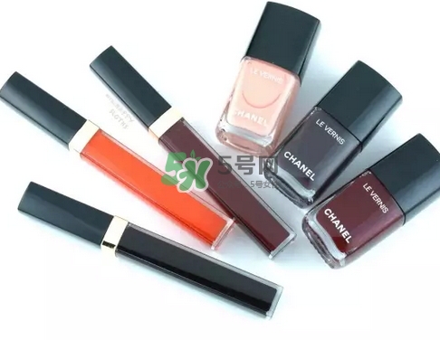 來(lái)月經(jīng)可以涂唇釉嗎_月經(jīng)期間能涂唇釉嗎 來(lái)月經(jīng)可以涂唇釉嗎_月經(jīng)期間能涂唇釉嗎