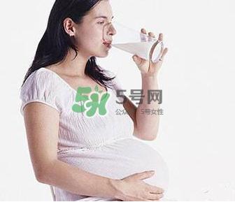 孕婦奶粉和普通奶粉的區(qū)別  懷孕必須喝孕婦奶粉嗎？
