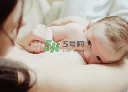 母乳喂養(yǎng)預(yù)防乳腺癌嗎？不喂母乳會(huì)的乳腺癌嗎？