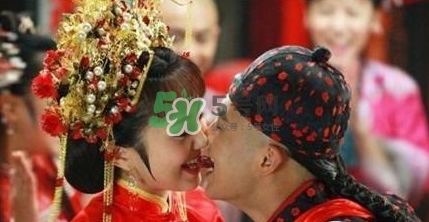 古代鬧洞房都是怎么鬧的？鬧洞房的習(xí)俗是怎么來的？