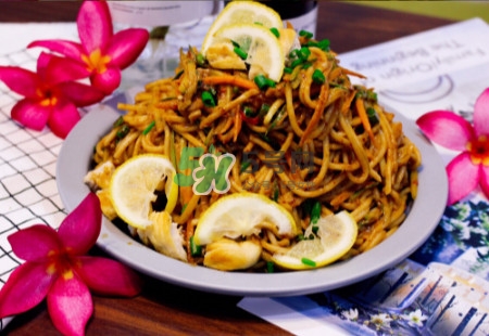 芝麻醬雞塊面的做法 芝麻醬雞塊面怎么做 芝麻醬雞塊面的做法 芝麻醬雞塊面怎么做