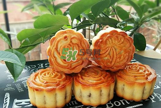 五仁月餅里的紅綠絲是什么？五仁月餅里面有什么？