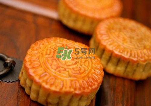 廣式月餅為什么硬？月餅皮發(fā)硬怎么辦？