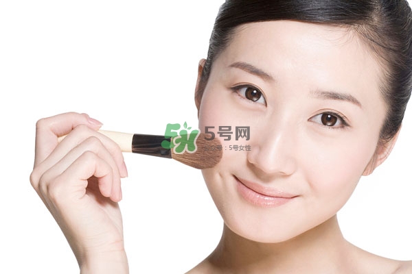 腮紅在什么時候用 腮紅在哪個步驟用 腮紅在什么時候用 腮紅在哪個步驟用