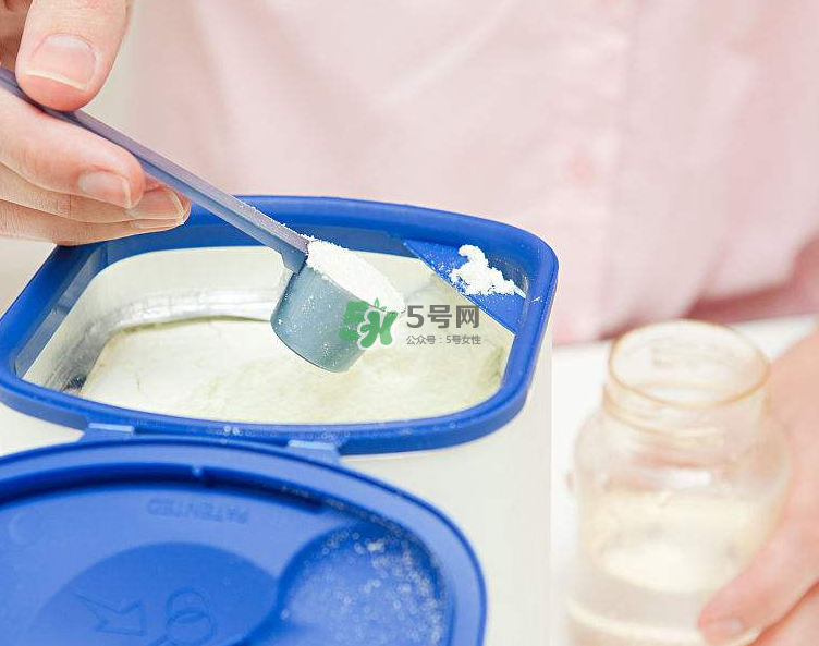 瘋搶的洋奶粉可能不合標(biāo)準(zhǔn) 有哪些不合標(biāo)準(zhǔn)的奶粉？