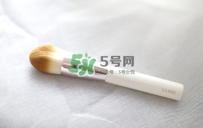 海藍之謎鎏光煥變粉底刷怎么樣_好用嗎 海藍之謎鎏光煥變粉底刷怎么樣_好用嗎