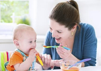 一歲后的寶寶如何喂養(yǎng)？寶寶喝牛奶好嗎？