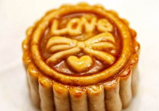 月餅為什么要用轉(zhuǎn)化糖漿？做月餅的轉(zhuǎn)化糖漿是什么？