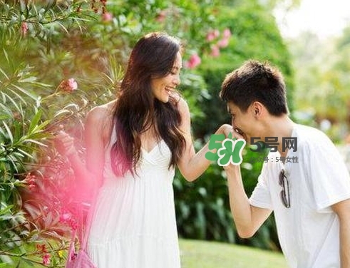 老公出軌一定要離婚嗎？如何挽救婚姻危機(jī)？