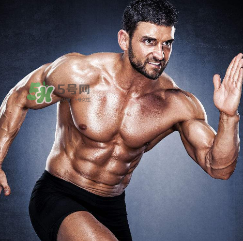 蛋白粉健身前喝還是后喝？蛋白粉健身中可以喝嗎？