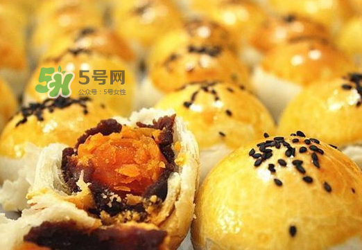 蛋黃酥為什么會(huì)爆開？蛋黃酥爆餡是什么原因？