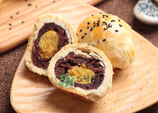 蛋黃酥為什么會(huì)爆開？蛋黃酥爆餡是什么原因？