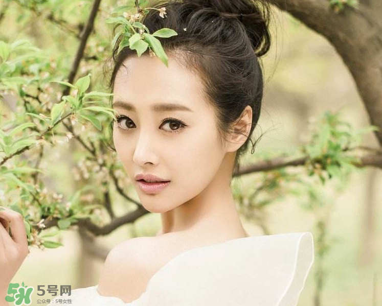 眼睛發(fā)黃是不是肝不好？眼睛發(fā)黃跟肝有關(guān)系嗎？