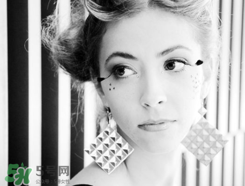 眼睛發(fā)黃是不是肝不好？眼睛發(fā)黃跟肝有關(guān)系嗎？