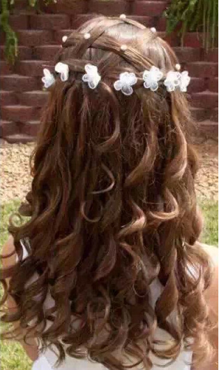 不要再為女兒扎羊角辮了 女孩好看的發(fā)型怎么扎？