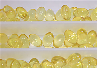 魚肝油可以和鈣一起吃嗎？魚肝油可以和奶粉一起吃嗎？