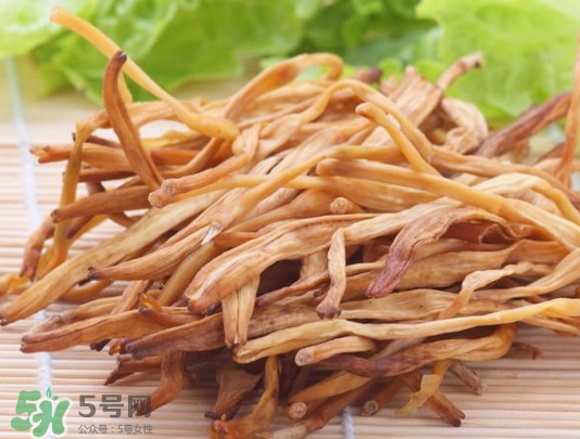 黃花菜為什么苦？黃花菜為什么要曬干