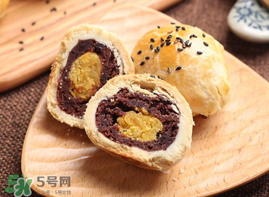 ?蛋黃酥可以不用豬油嗎？蛋黃酥用什么油好？