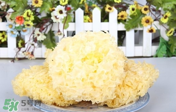 秋天皮膚干燥怎么辦？秋天皮膚干燥吃什么好？