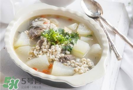 產(chǎn)婦鯽魚湯什么時候喝？產(chǎn)婦鯽魚湯放調(diào)料嗎？