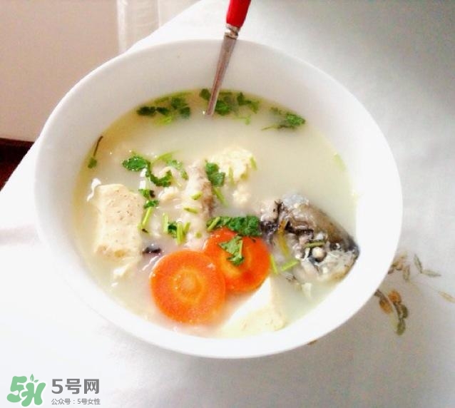 鯽魚(yú)湯怎么去腥味？鯽魚(yú)湯熬多長(zhǎng)時(shí)間最好？