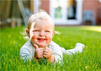 寶寶曬太陽后出濕疹正常嗎？寶寶曬太陽會出濕疹嗎？