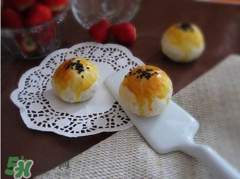 蛋黃酥油皮破了怎么辦？做蛋黃酥油皮破皮原因