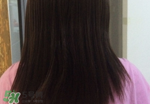 護發(fā)精油什么時候用最好？護發(fā)精油什么時候涂頭發(fā)