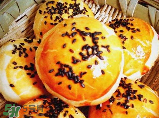 蛋黃酥用什么面粉？蛋黃酥能用低筋面粉嗎？